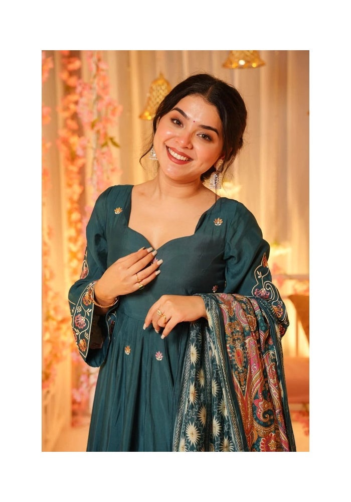 Malishka Export كُرتا شَارَارَا أناركالي بلون البترول مع دُبَاتَة للنساء - Image 4